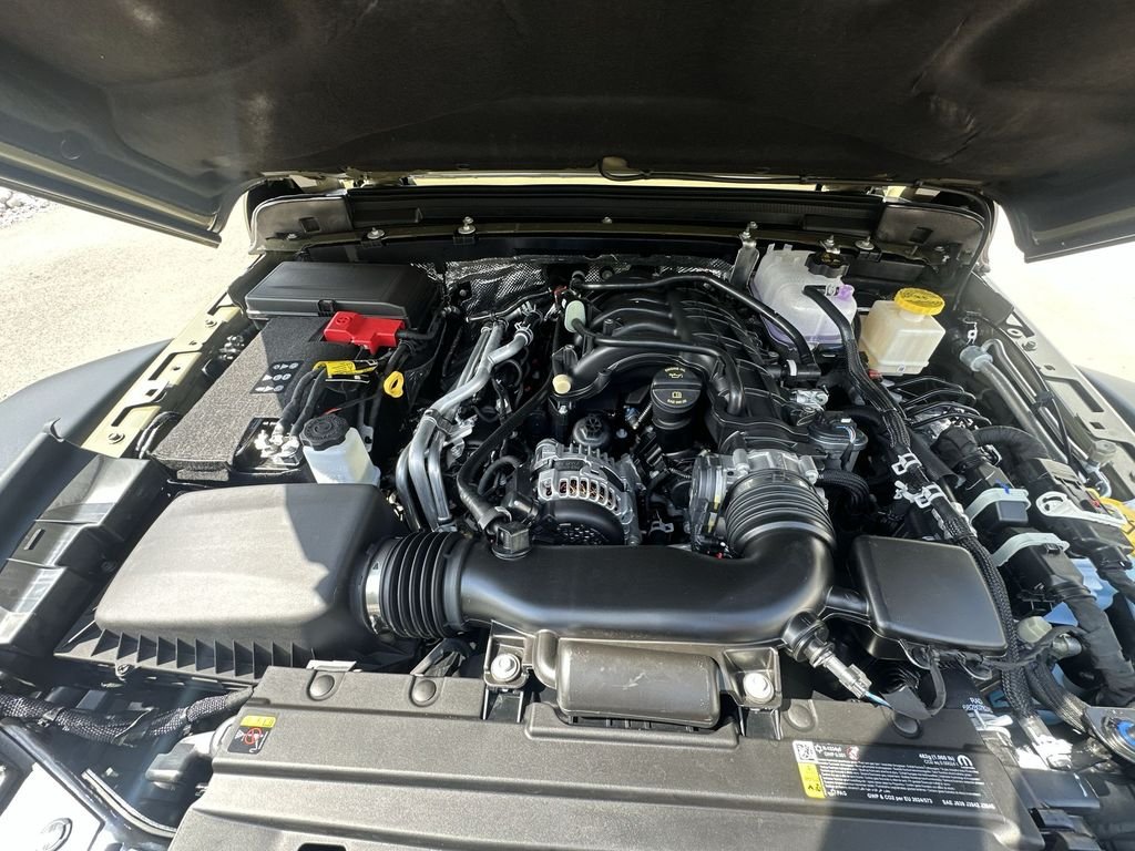 Used 2025 Green Jeep Mojave image 30