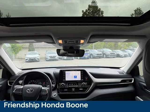 Used 2020 Silver Toyota XLE image 49