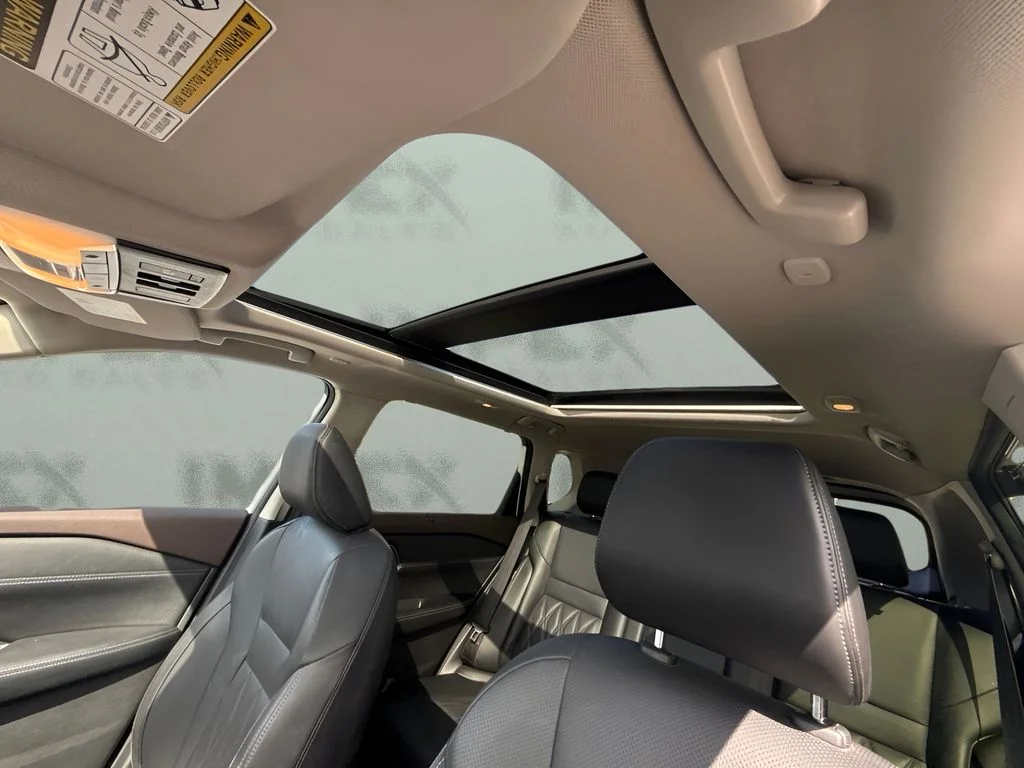 Used 2023 White Nissan Platinum image 10