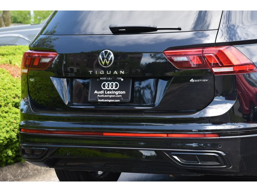 Used 2022 Deep Black Pearl Volkswagen SE R-Line Black image 30