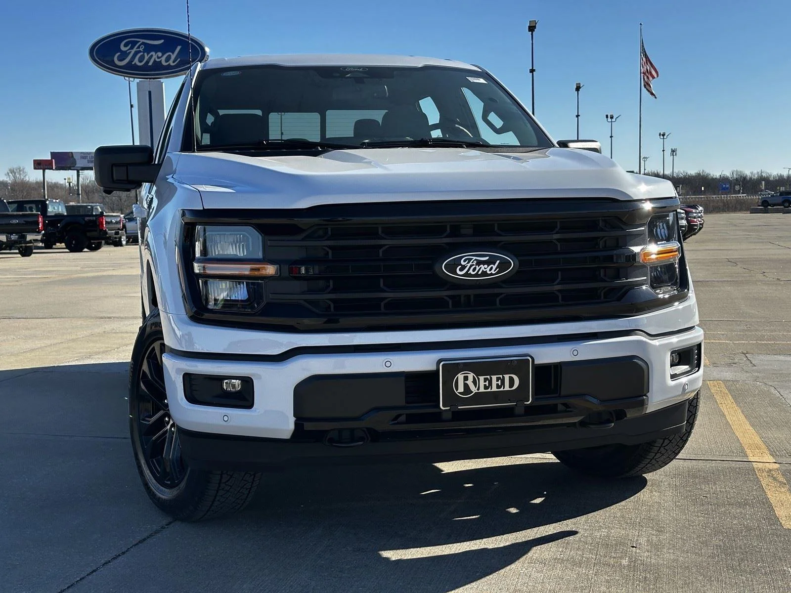 New 2026 Oxford White Ford XLT image 2