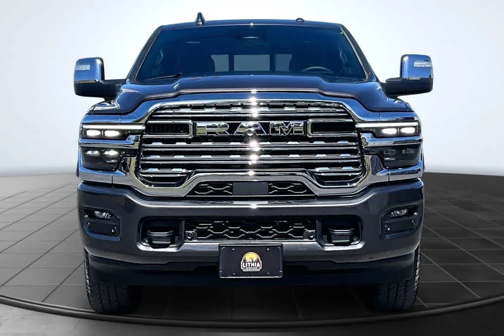 New 2026 Granite Crystal Metallic Clearcoat RAM Limited image 6