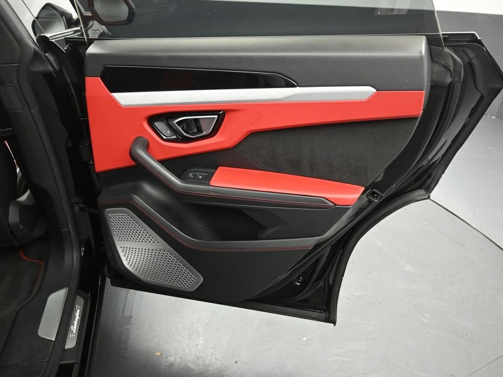 2021 LAMBORGHINI URUS - Image 28