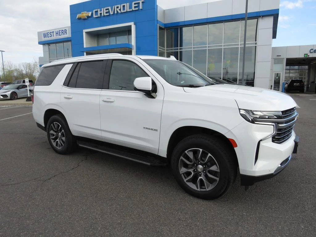 Used 2023 Summit White Chevrolet LT image 6