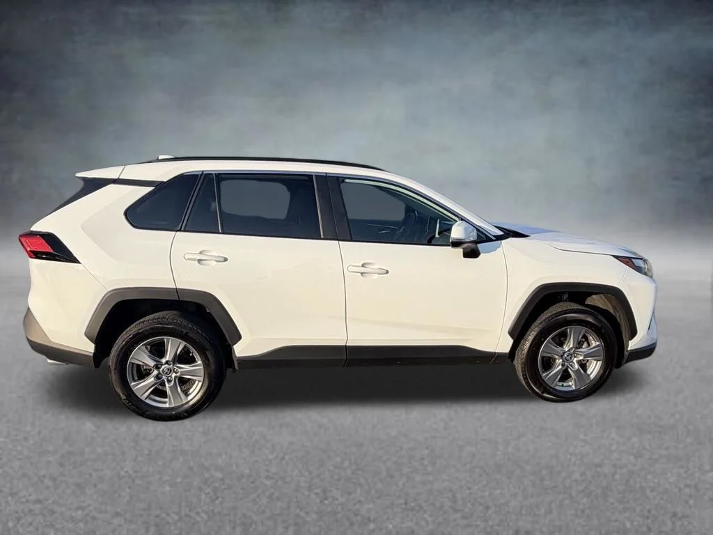 Used 2025 White Toyota XLE image 7