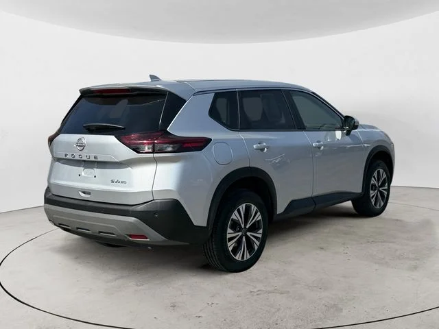 Used 2023 Brilliant Silver Metallic Nissan SV image 5
