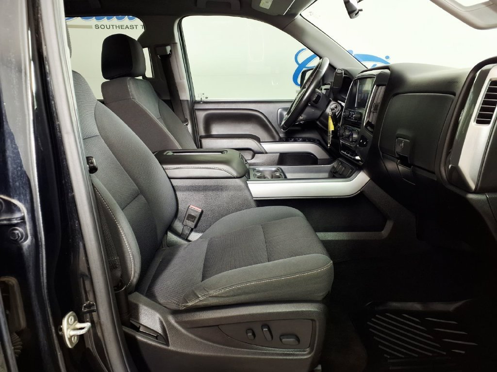 Used 2018 BLACK Chevrolet LT image 12