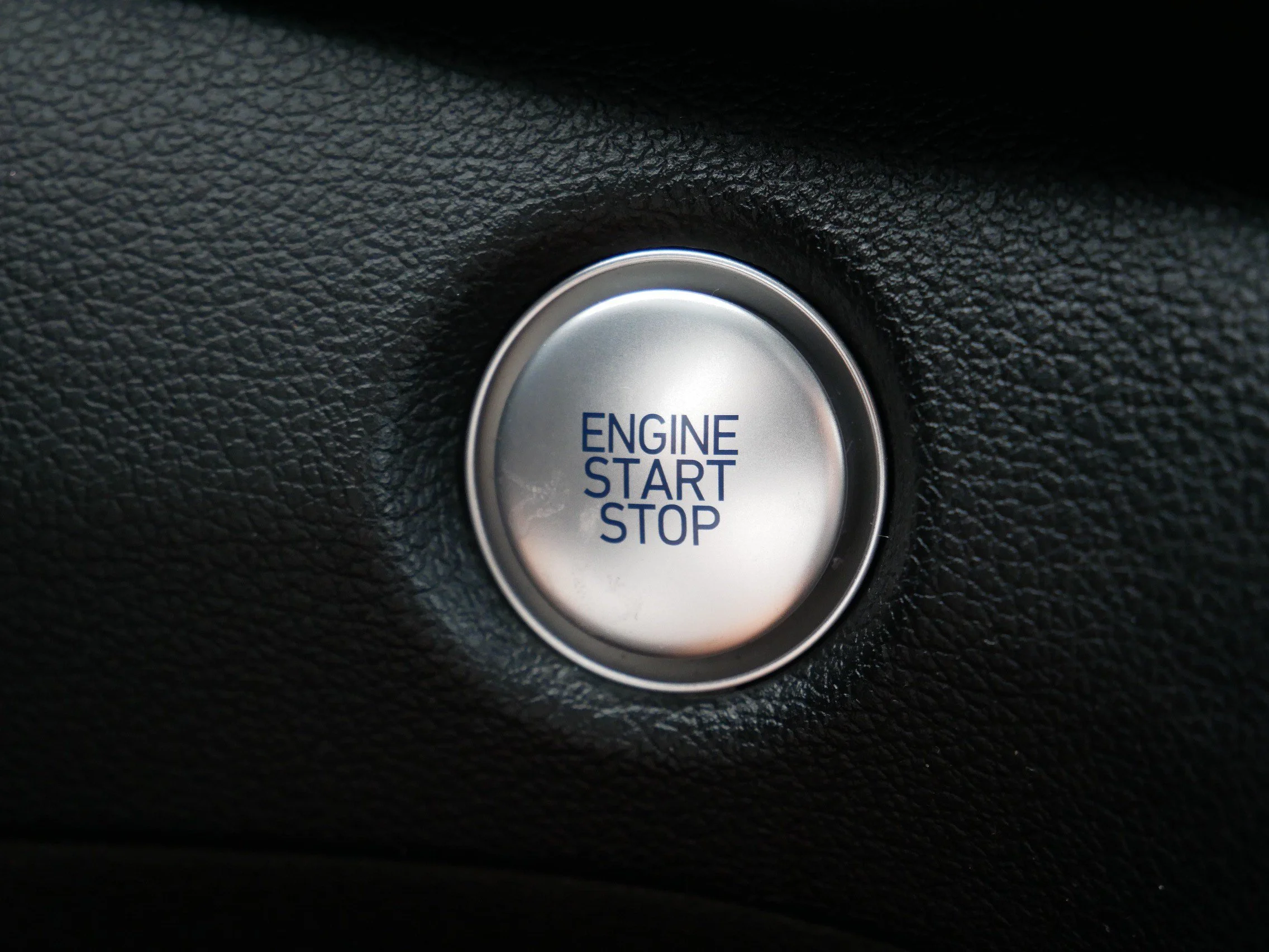 Used 2022 Hampton Gray Hyundai SEL image 30
