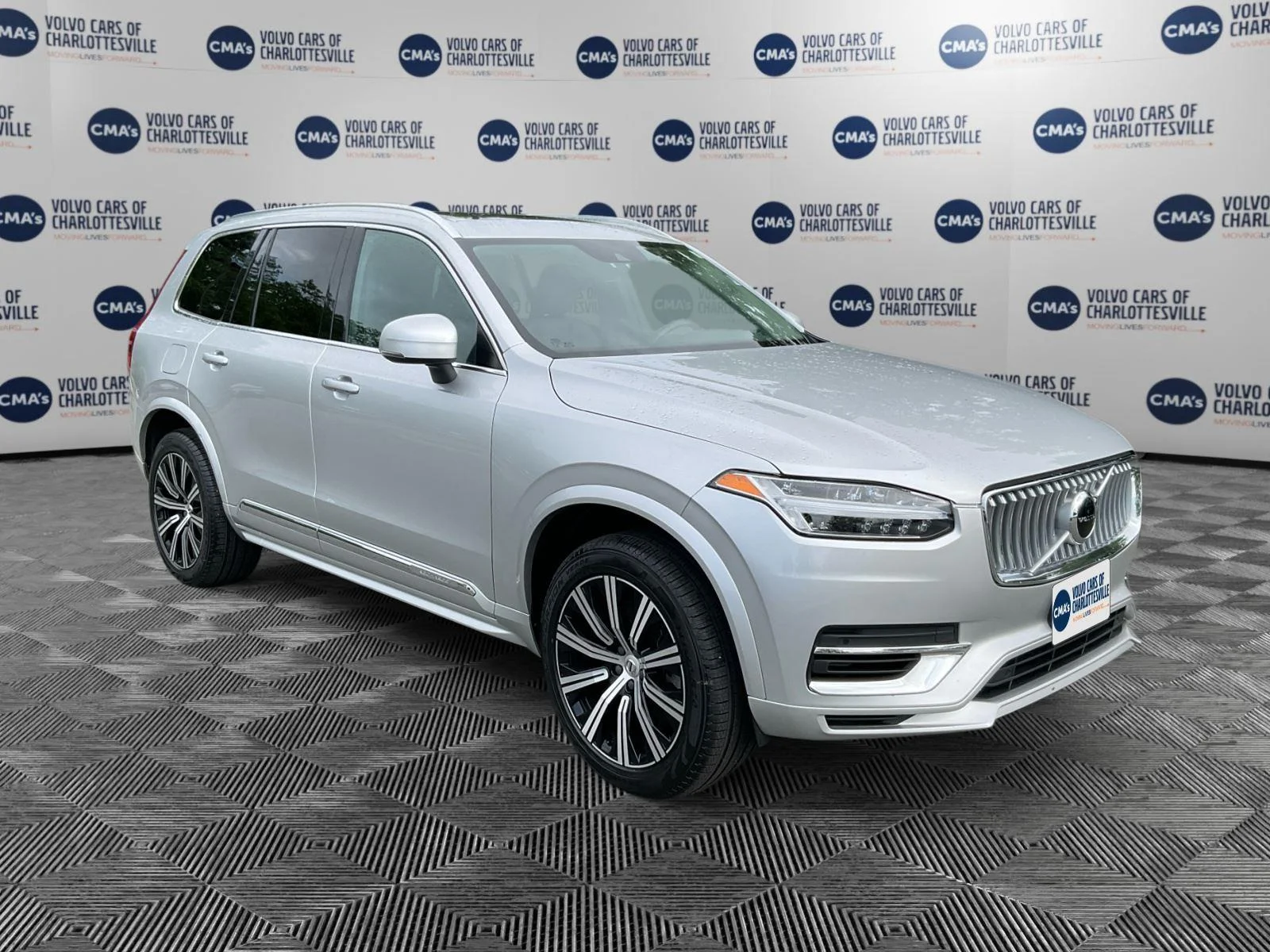 Used 2022 Bright Silver Metallic Volvo Inscription image 7