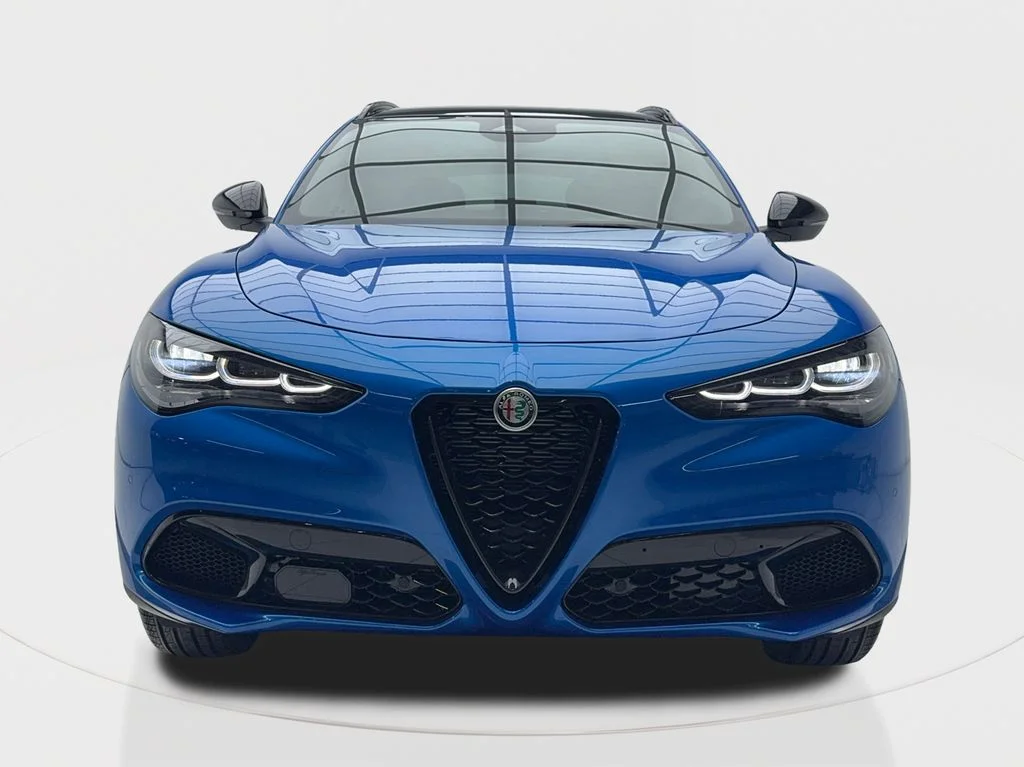 New 2025 Blue Alfa Romeo Base image 4