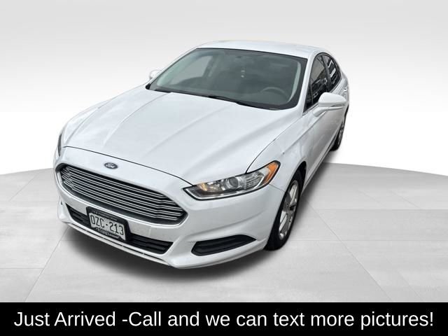 Used 2015 White Ford SE image 1