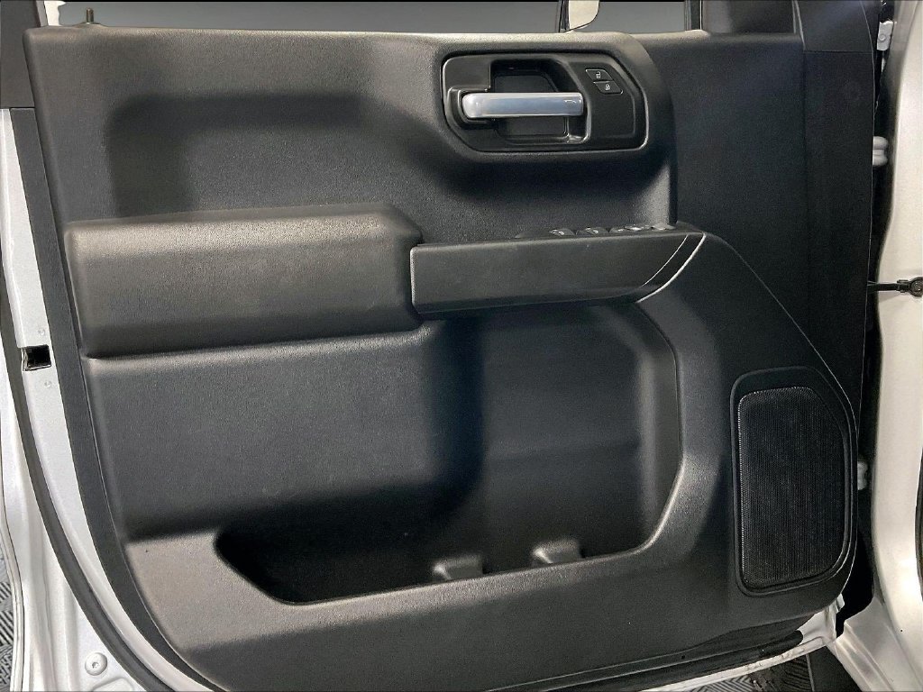 Used 2021 Silver Chevrolet Custom image 9