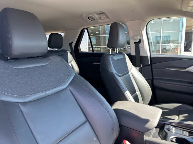 Used 2026 Vapor Blue Metallic Ford Active image 9