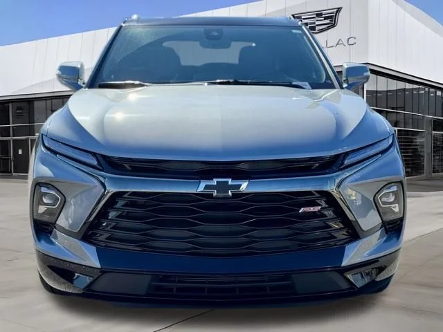 Used 2025 Gray Chevrolet RS image 3
