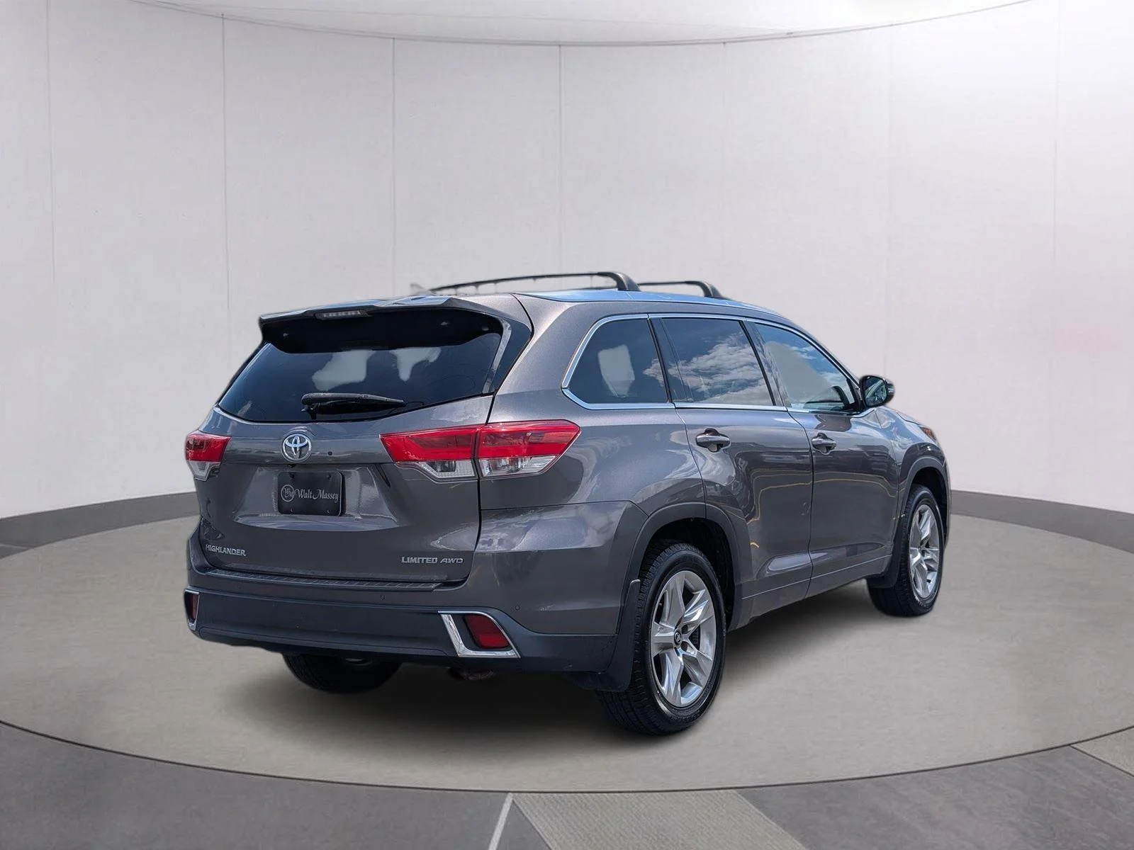 Used 2017 Predawn Gray Mica Toyota Limited image 5