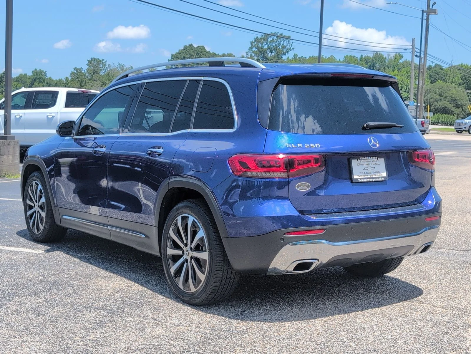 Used 2021 Blue Mercedes-Benz GLB 250 image 3