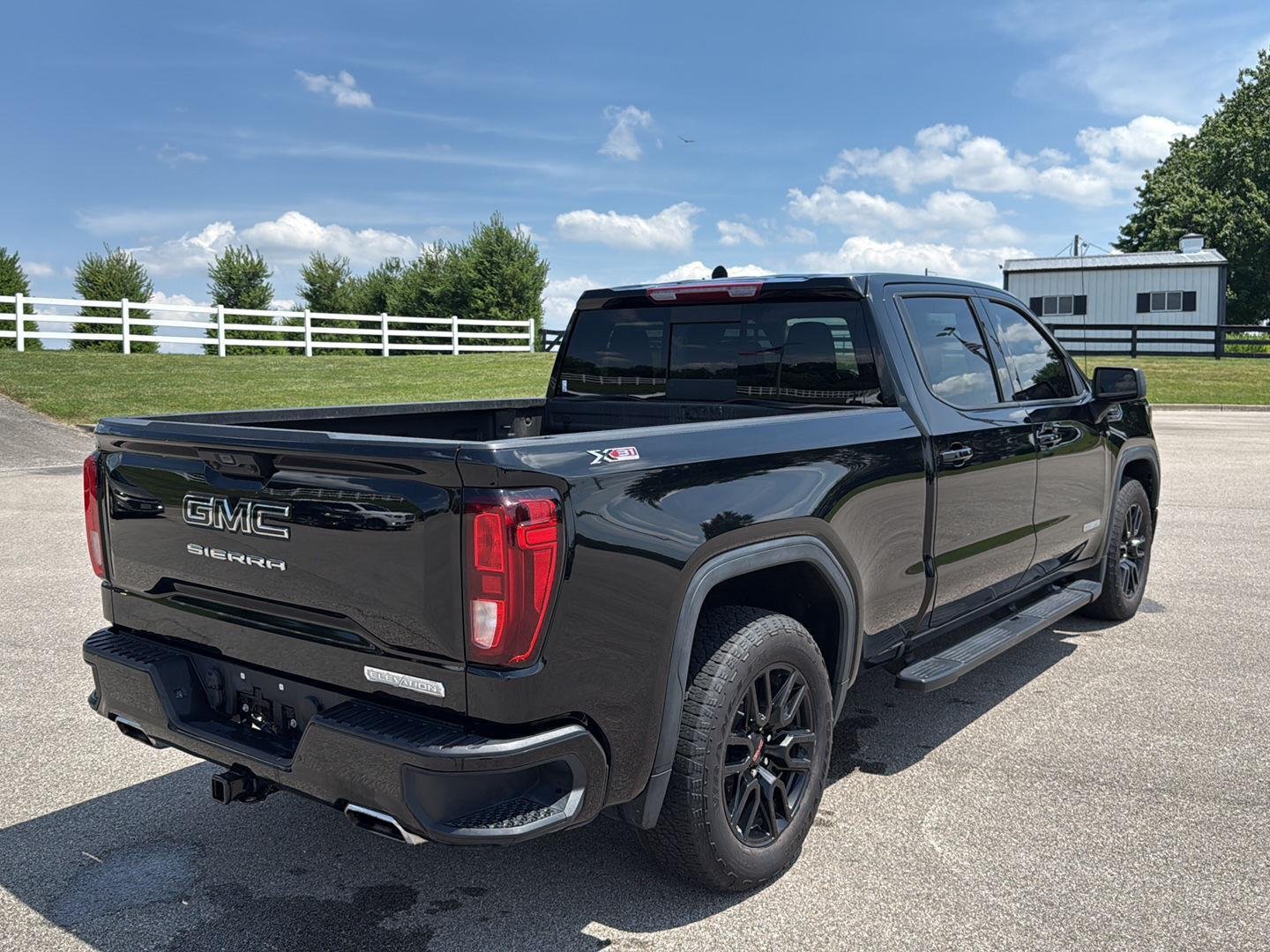 Used 2024 Onyx Black GMC Elevation image 5