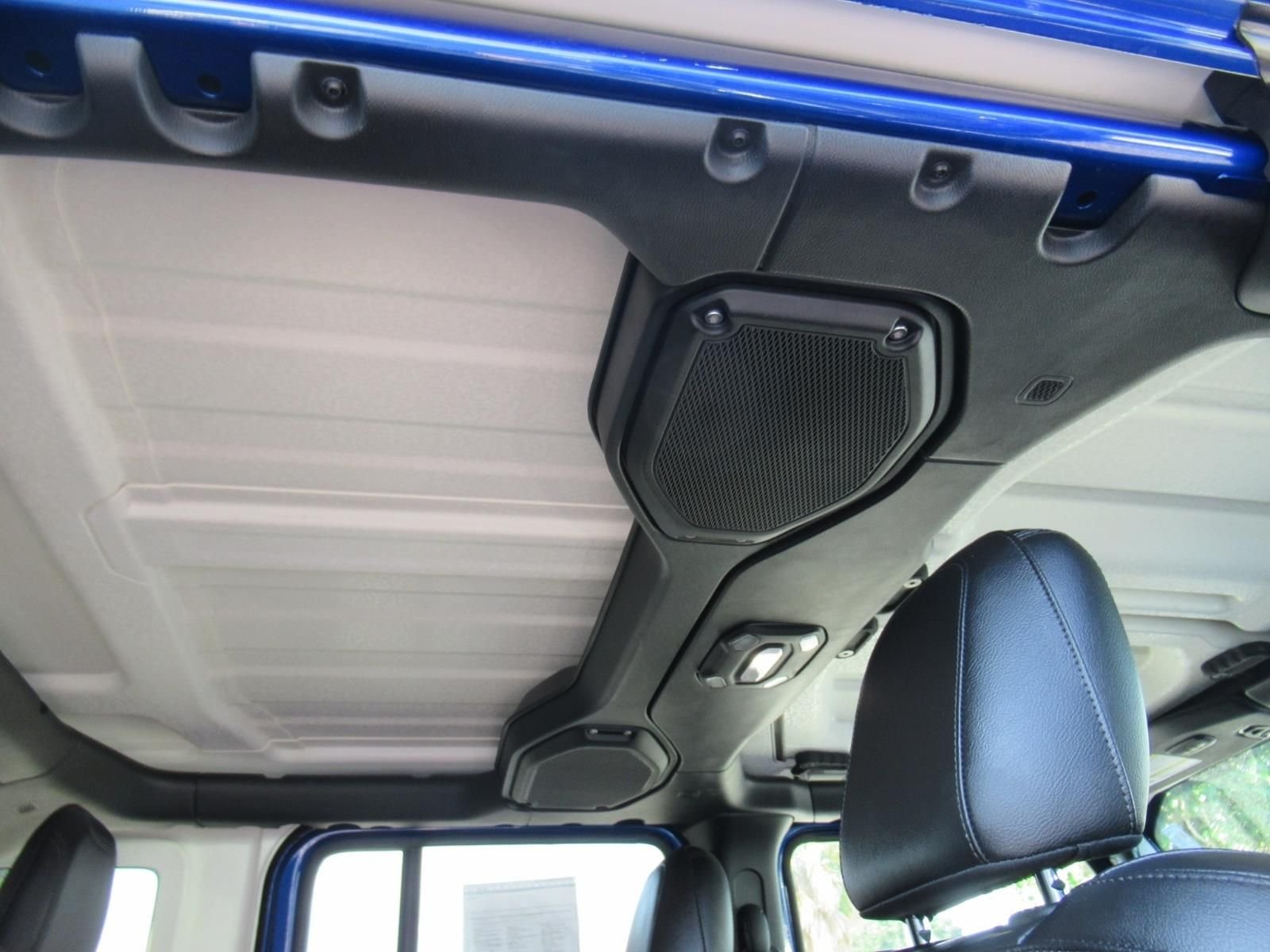 Used 2018 Blue Jeep Unlimited Sahara image 12