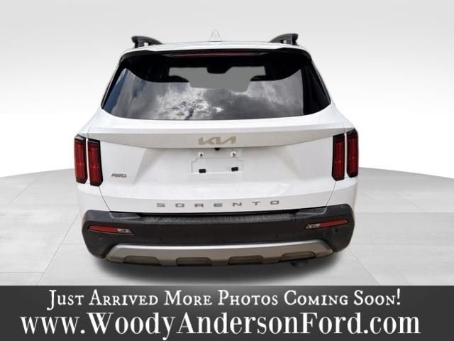 Used 2022 White Kia X-Line SX Prestige image 5