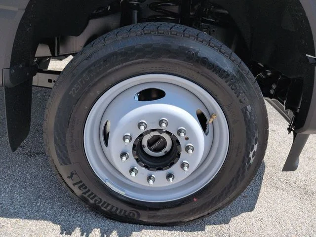 New 2026 Oxford White Ford F-450® XL image 11