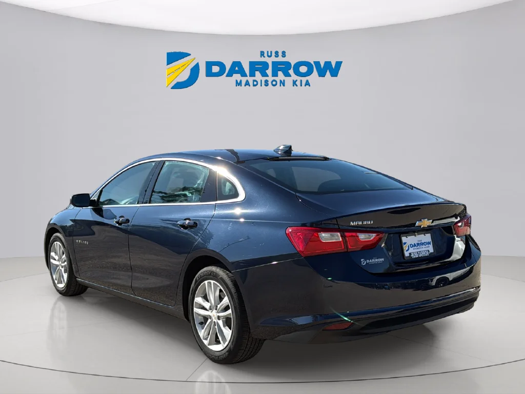 Used 2018 Blue Velvet Metallic Chevrolet LT image 3
