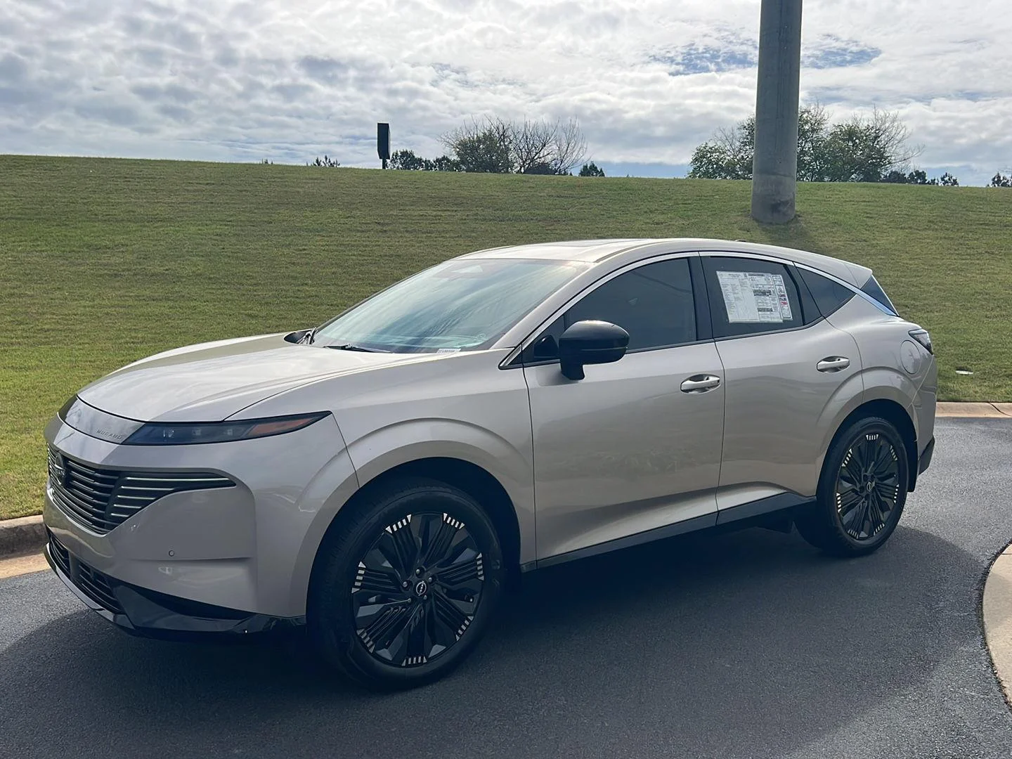 New 2026 Champagne Silver Metallic Nissan Platinum image 2