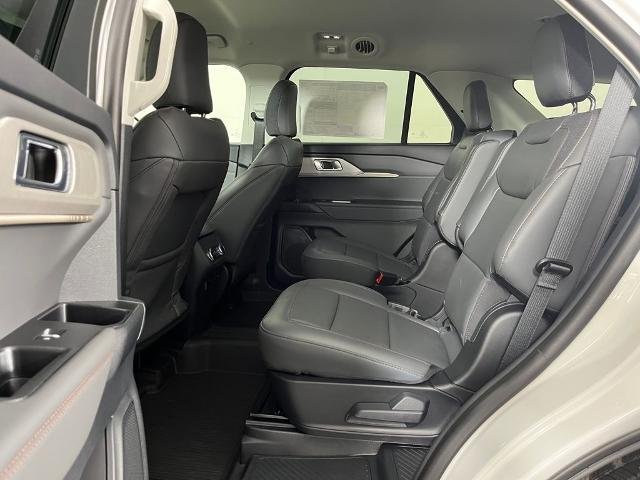 New 2026 Star White Metallic Tri-Coat Ford Active image 11