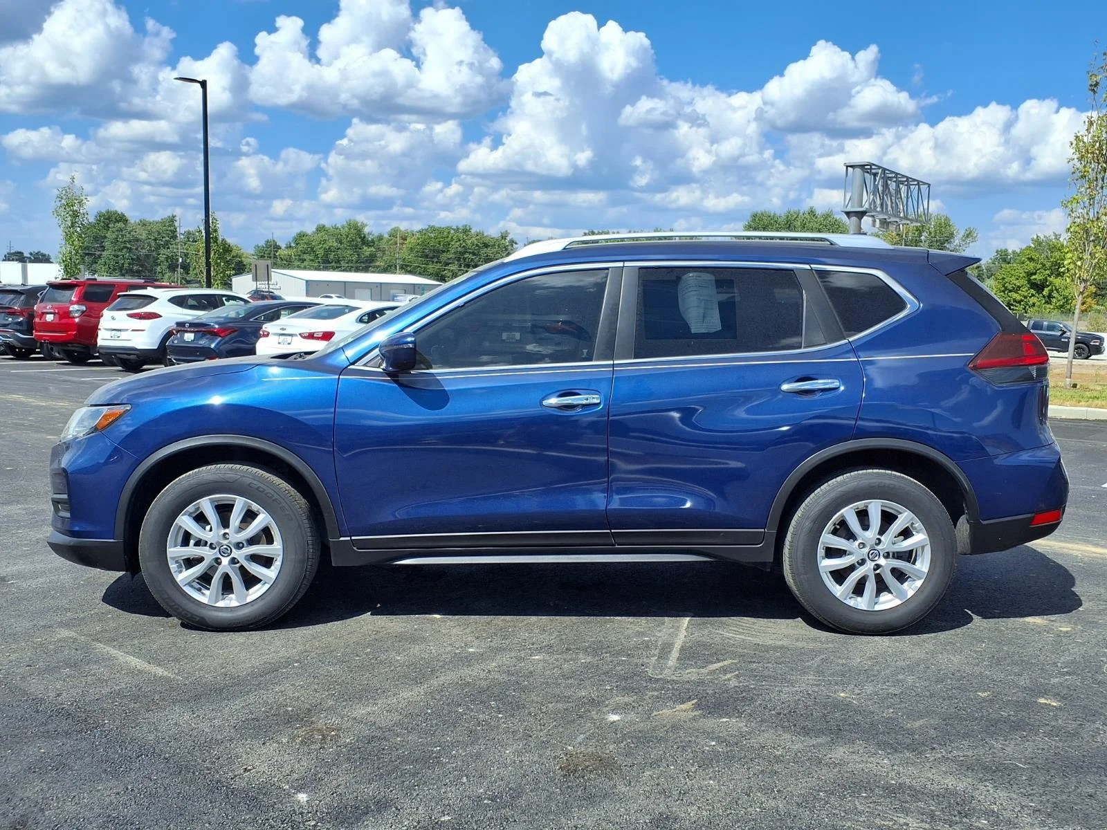 Used 2020 Caspian Blue Metallic Nissan SV image 20