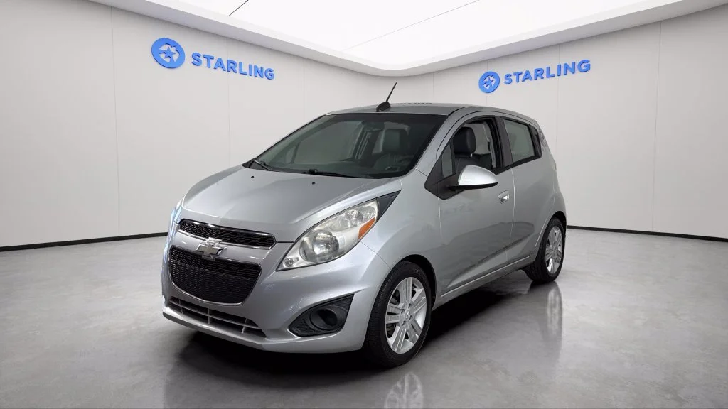 Used 2015 SILVER ICE Chevrolet LT image 17