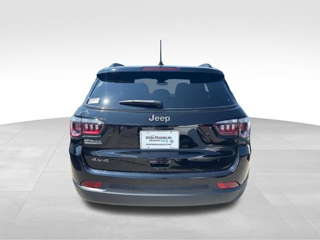 Used 2025 Black Jeep Latitude image 4