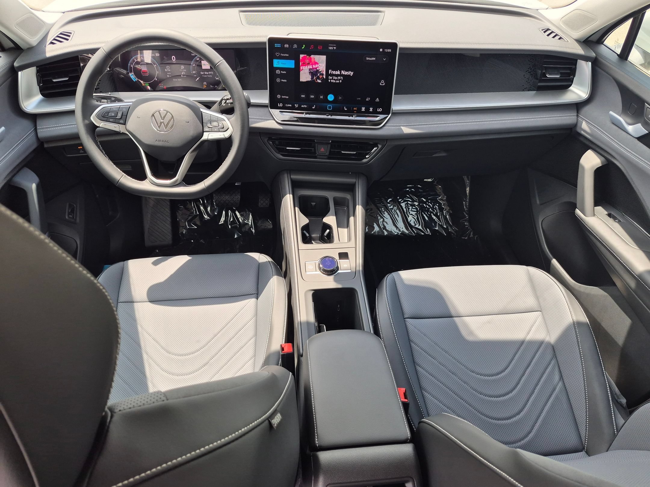New 2026 Pure White Volkswagen SE image 25