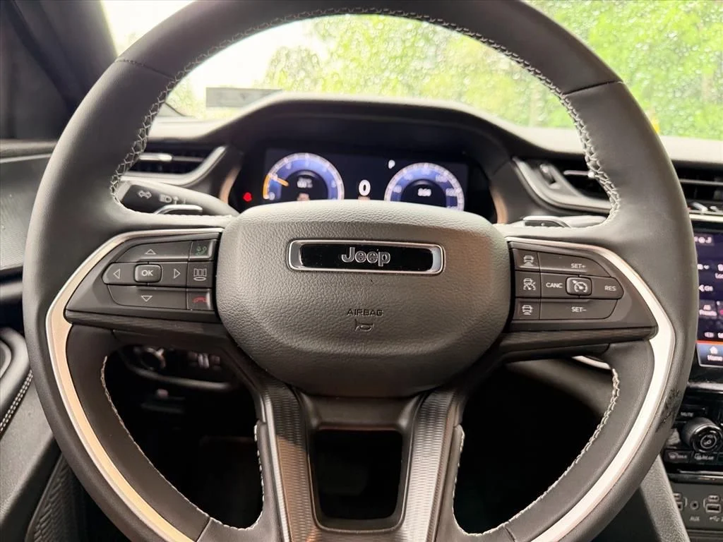 Used 2025 Black Jeep Altitude X image 19
