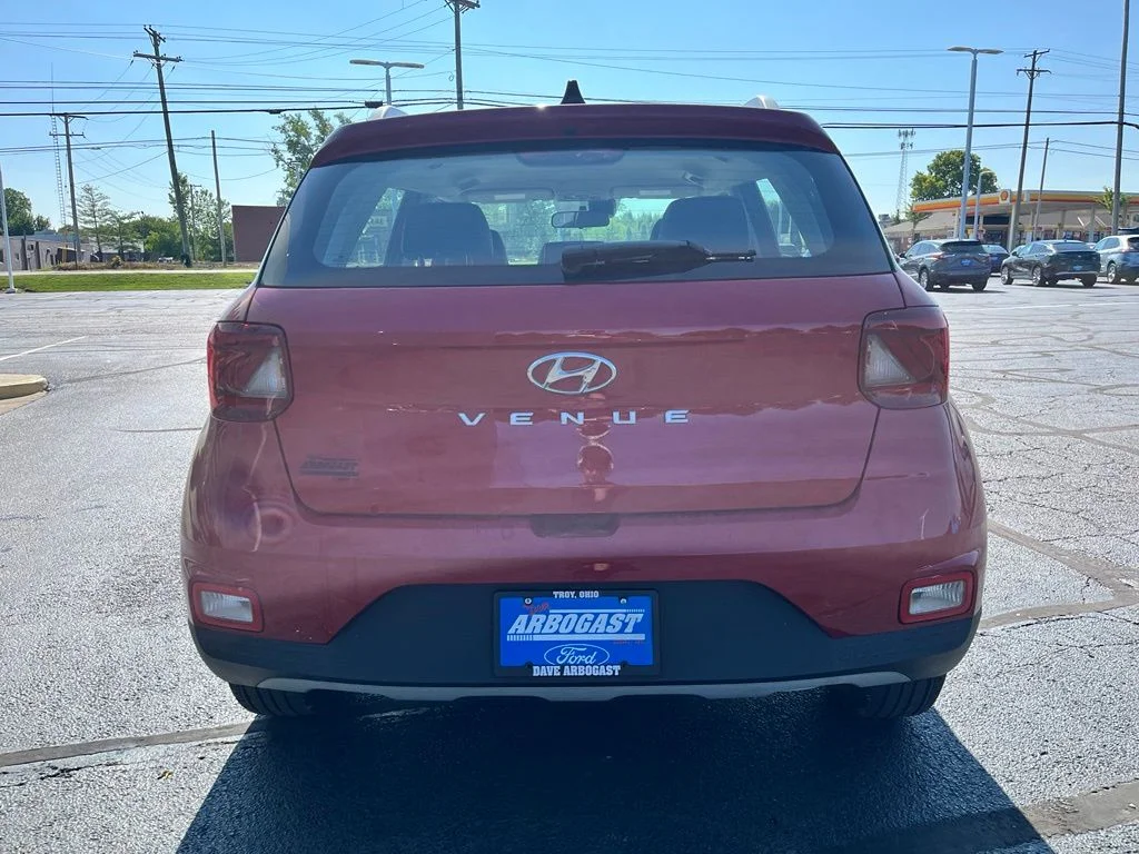 Used 2022 Red Hyundai Limited image 6