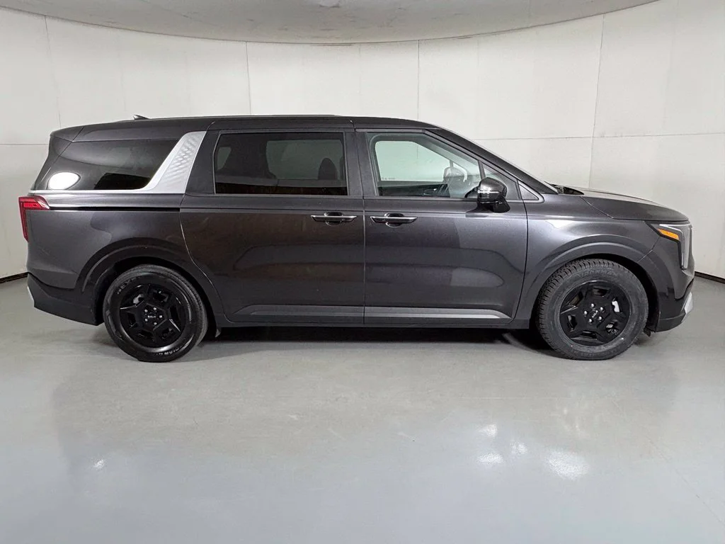 Used 2025 Gray Kia LXS image 10
