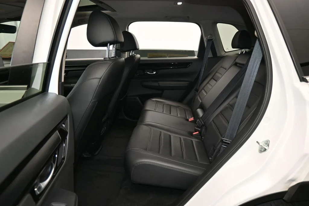 Used 2024 White Honda EX-L image 32