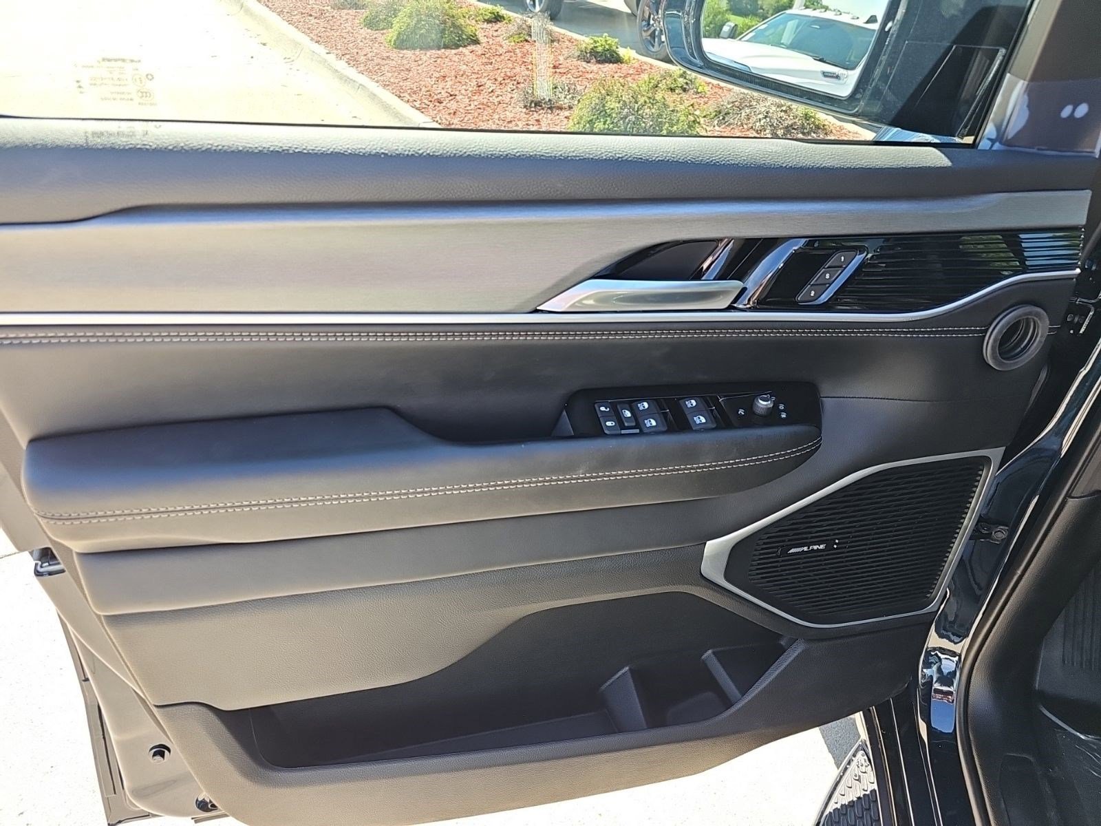 New 2026 Fathom Blue Pearlcoat Jeep Upland image 18