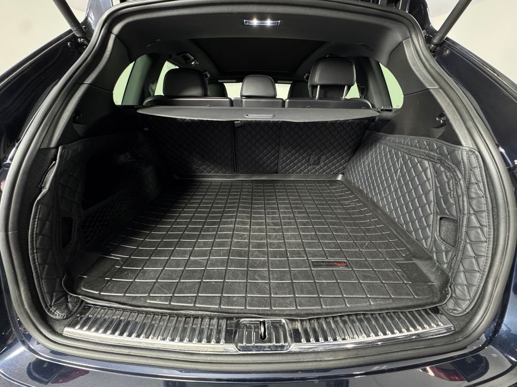 Used 2018 Moonlight Blue Metallic Porsche Base image 7
