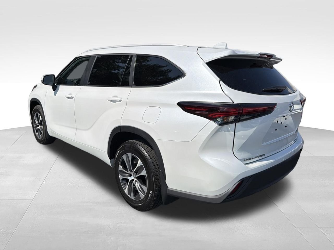 Used 2026 Beige Toyota XLE image 4