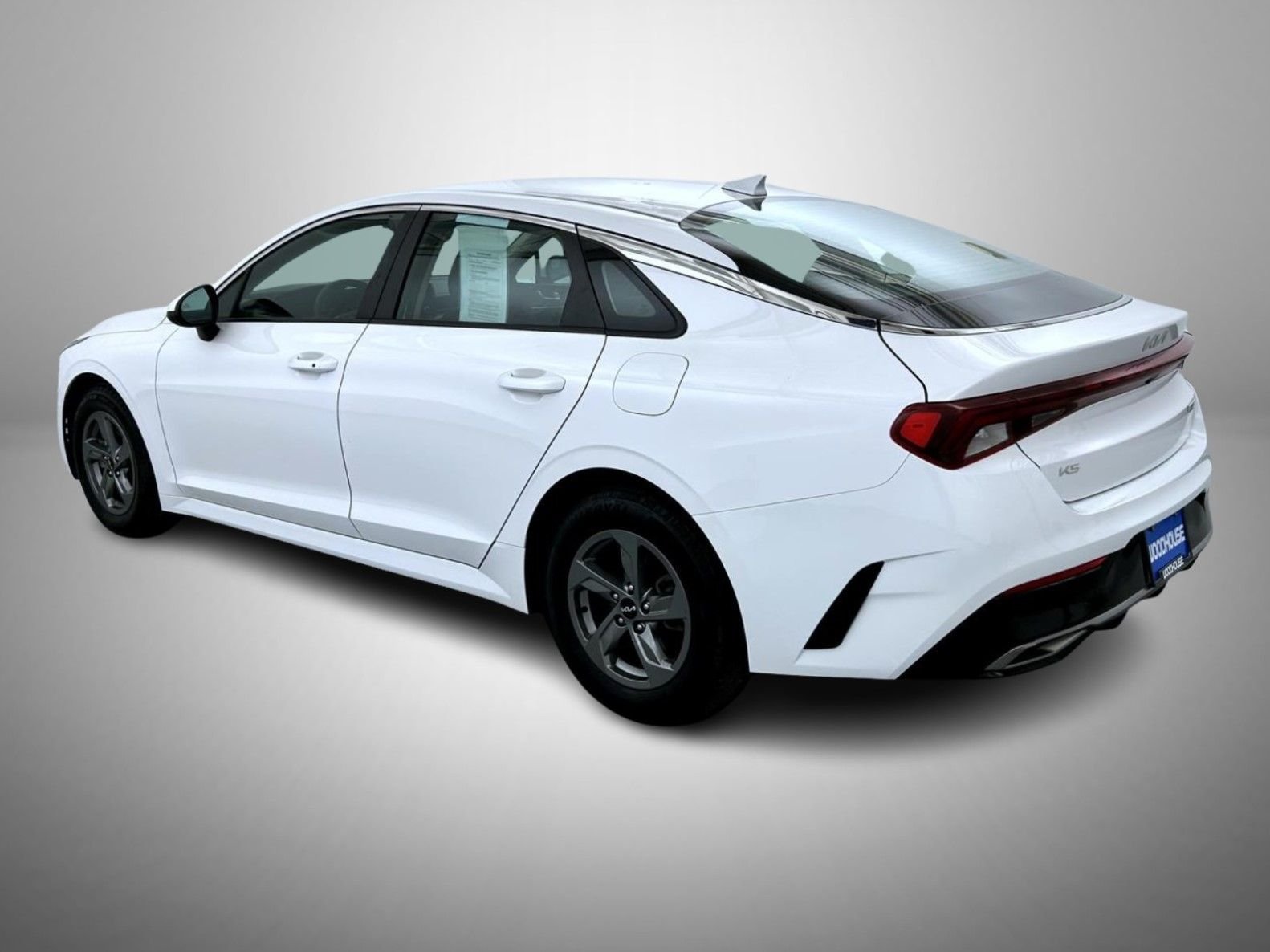 Used 2023 White Kia LXS image 7