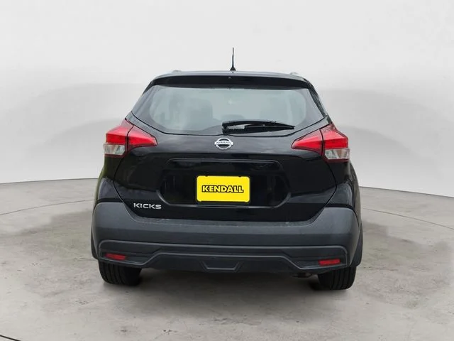 Used 2019 Super Black Nissan S image 6