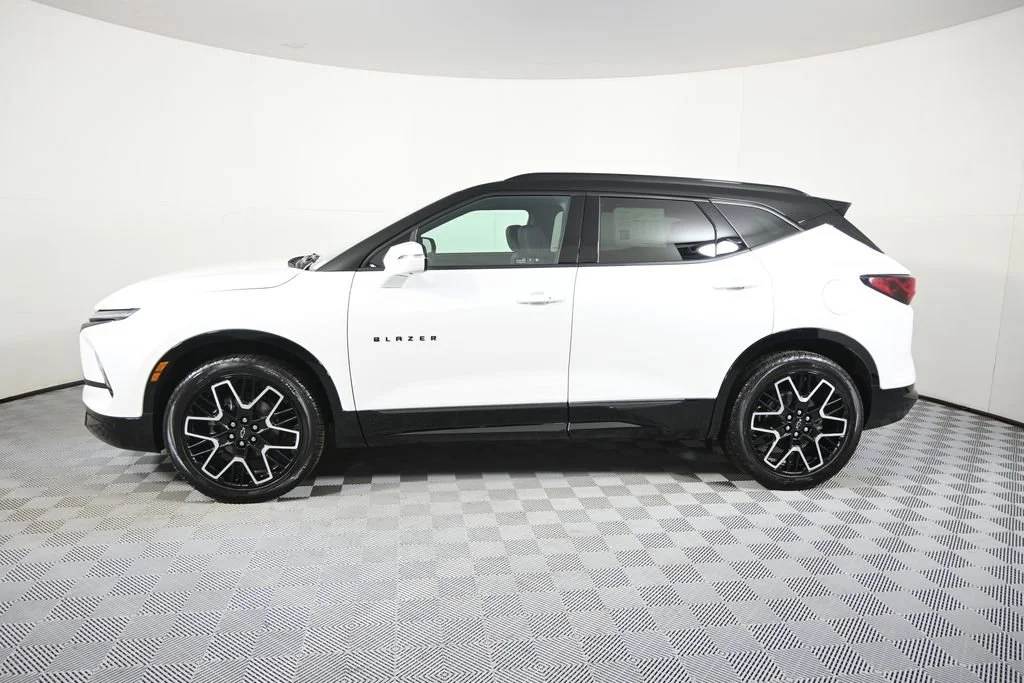 Used 2024 Chevrolet Blazer RS with VIN 3GNKBKRS8RS188511 for sale in Forest Lake, Minnesota
