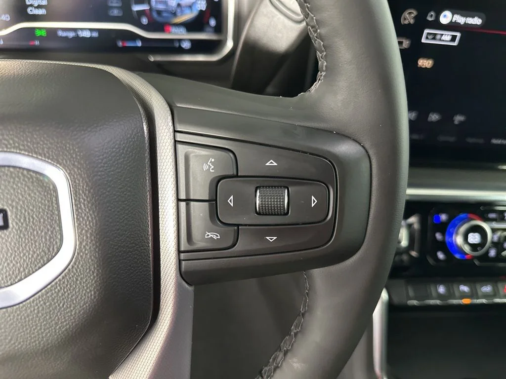 Used 2025 Black GMC Denali image 27