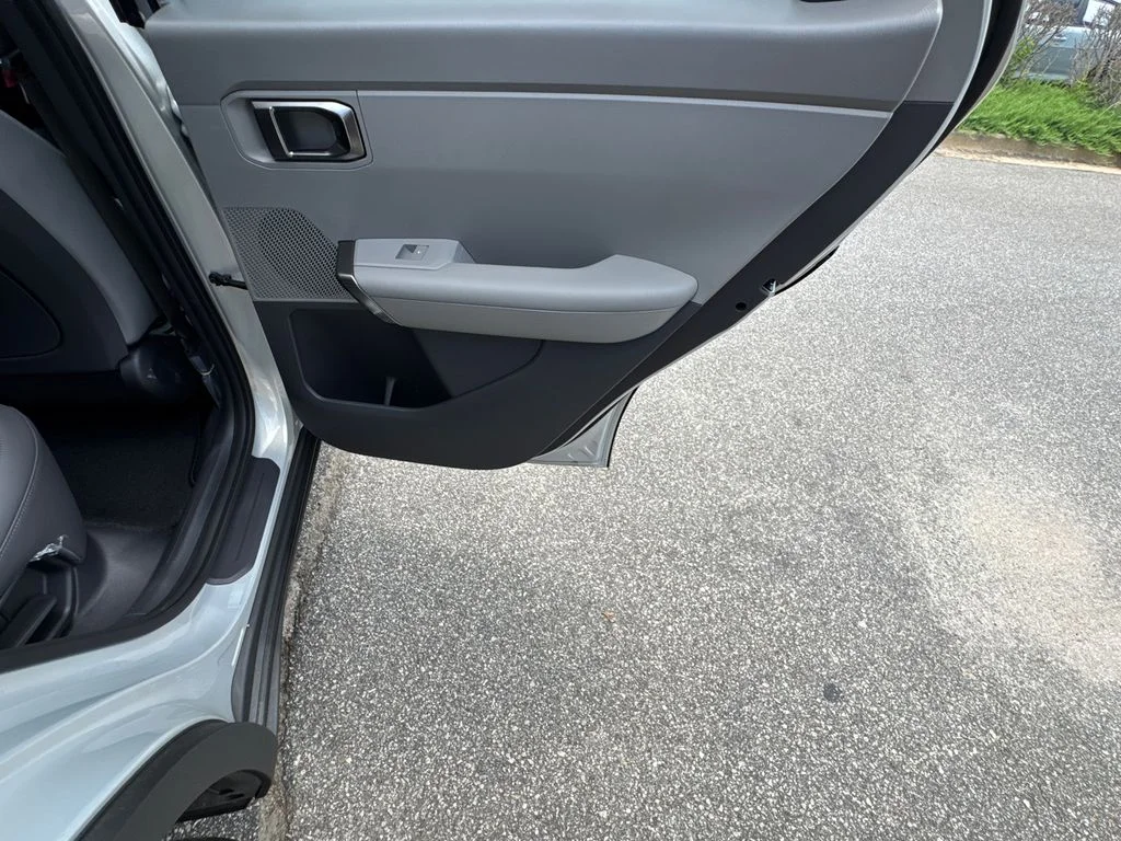 New 2027 Ivory Silver Kia EX image 16