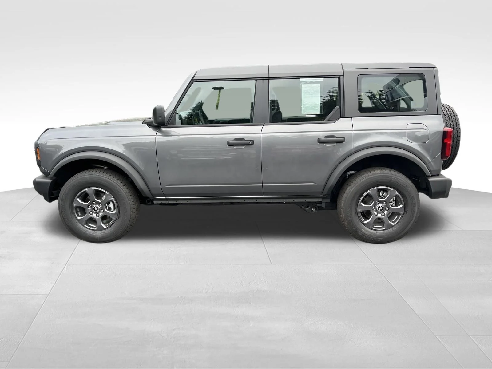 Used 2025 Gray Ford Base image 9