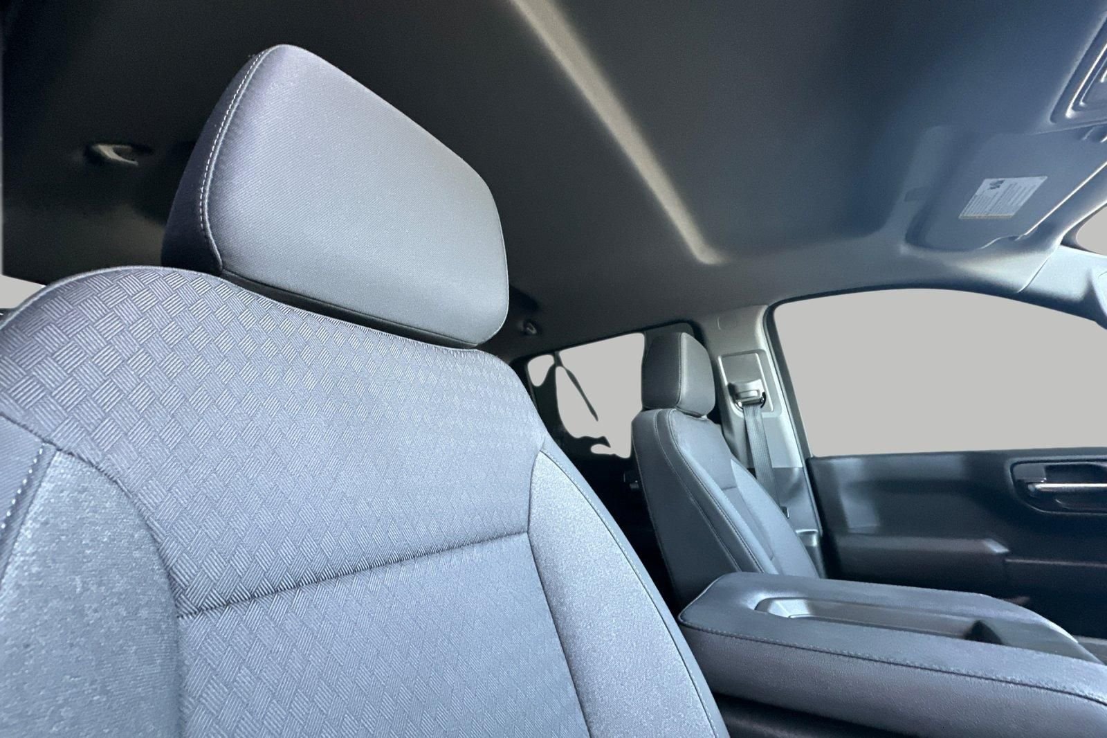 Used 2022 Black Chevrolet Custom image 17