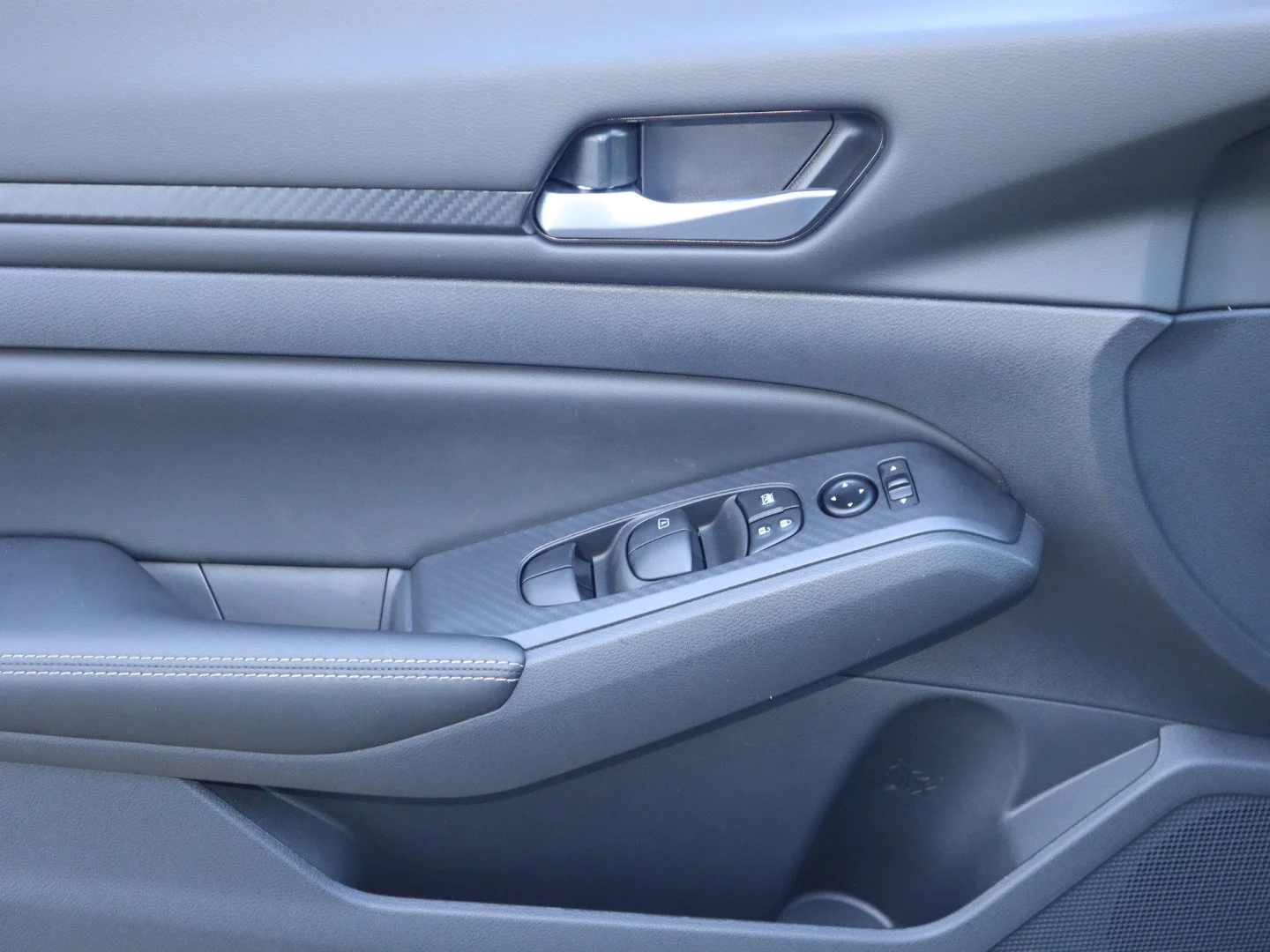 New 2025 Gun Metallic Nissan SV image 15