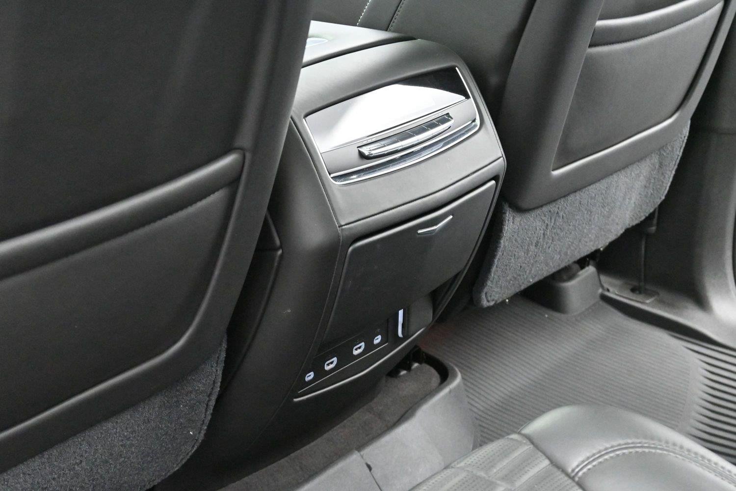 Used 2021 CRYSTAL WHITE TRICOAT Cadillac Sport Platinum image 35