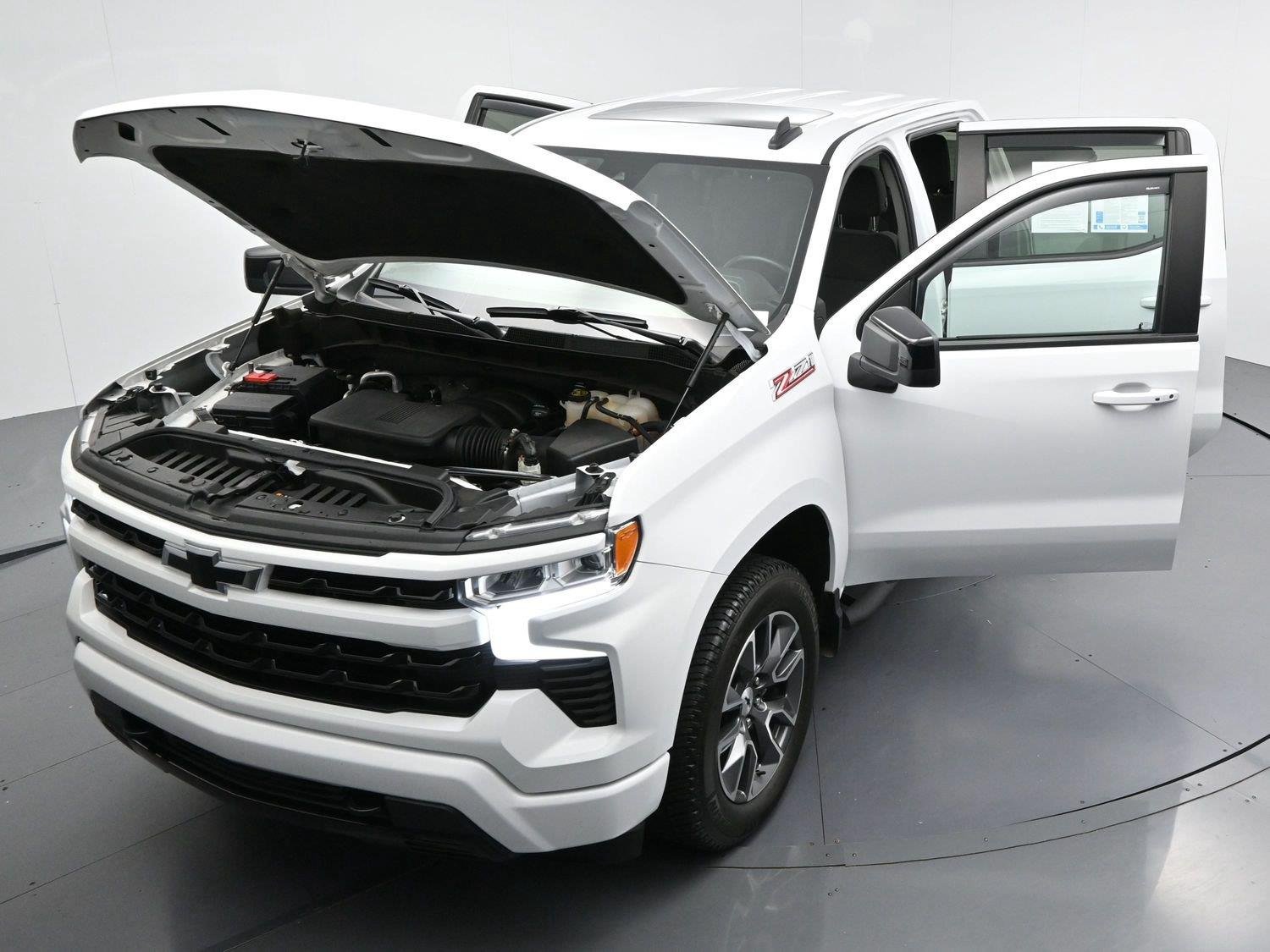 Used 2023 SUMMIT WHITE Chevrolet RST image 45