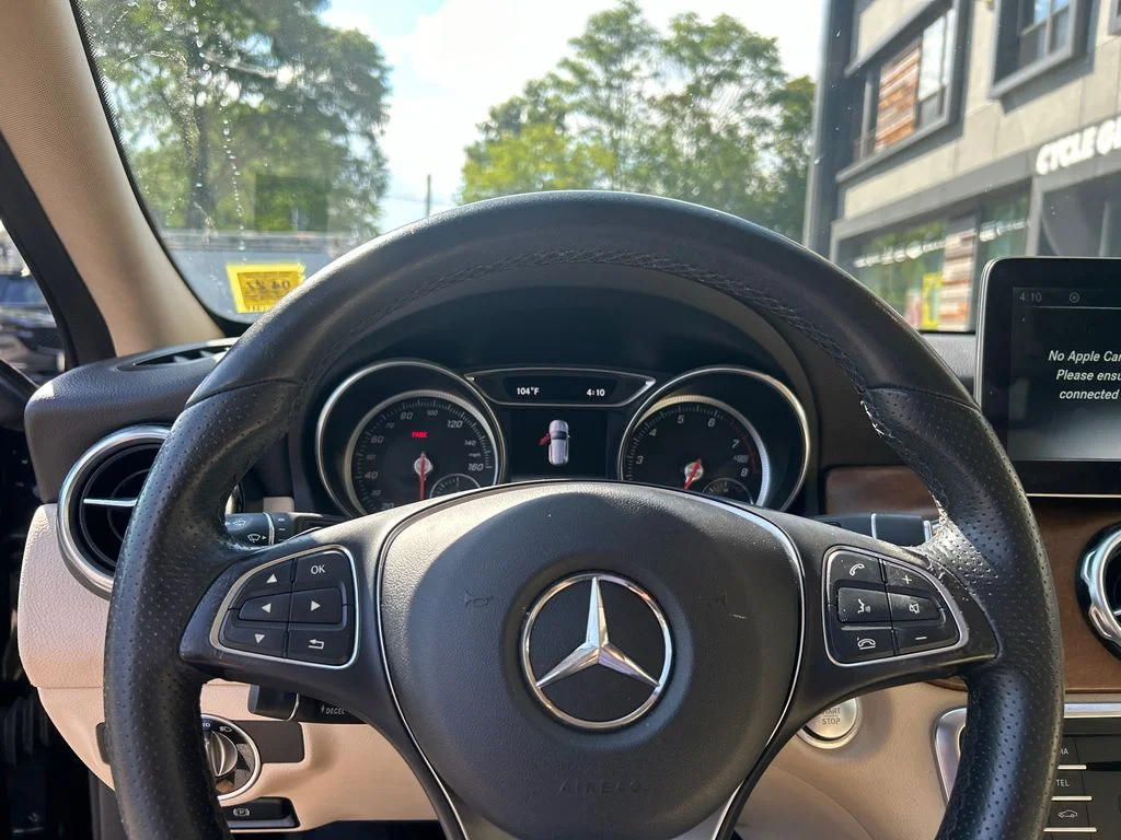 Used 2018 Black Mercedes-Benz GLA 250 image 11