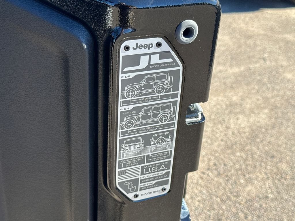 New 2026 Black Clear-Coat Exterior Paint Jeep Sport image 11